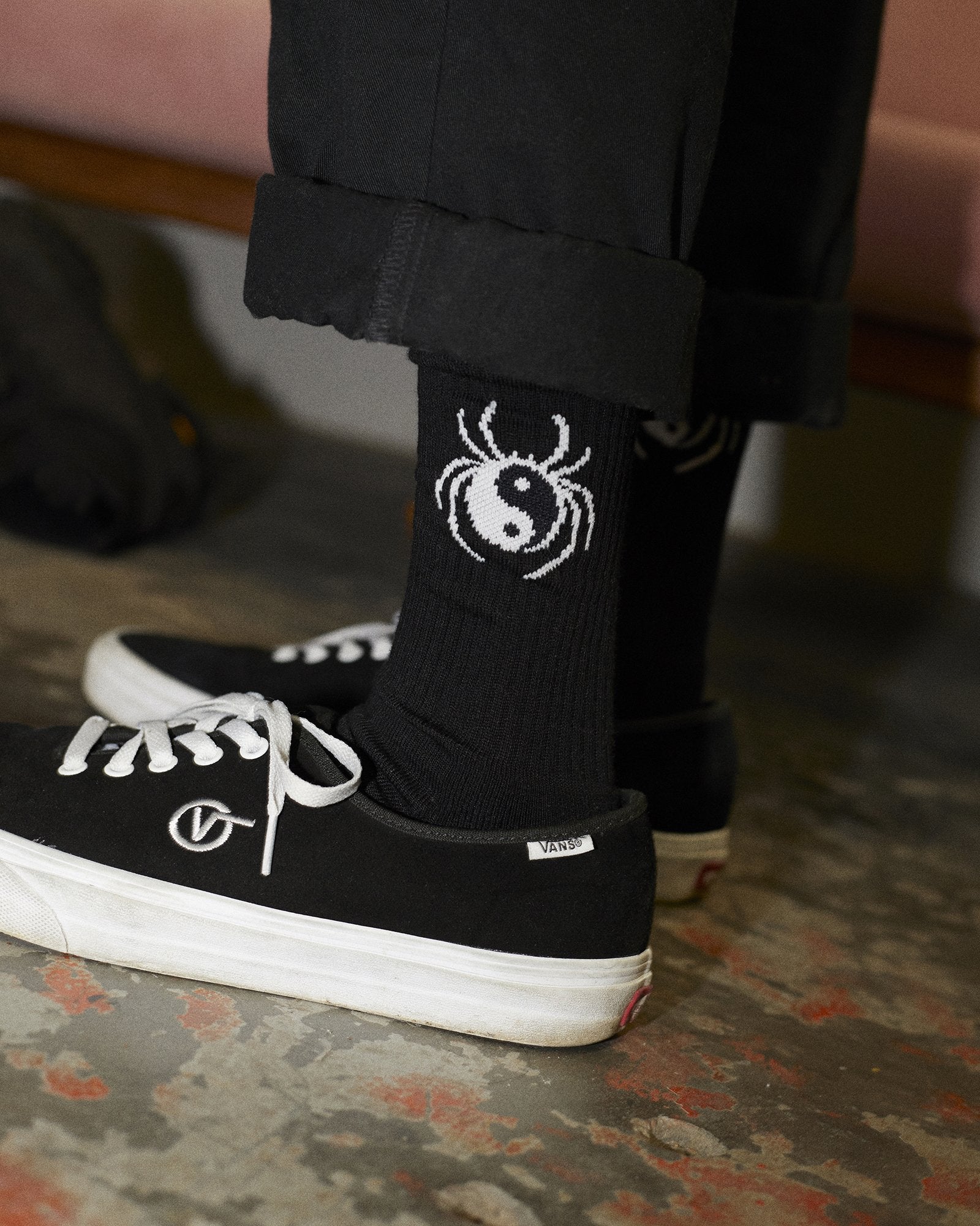 Yin Yang Spider Socks - Black